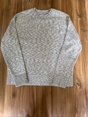 Lululemon Women’s Boxy Crewneck Sweater in Light Gray/Green/Cream Heather